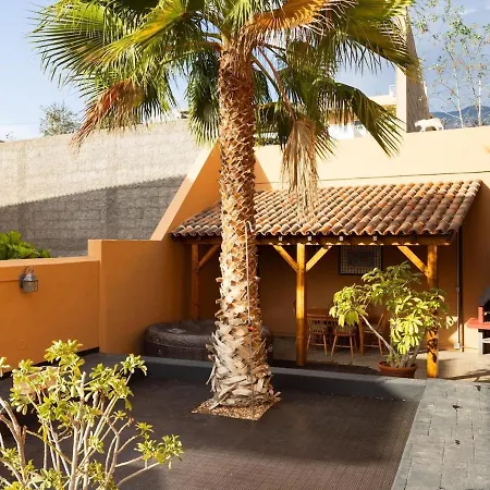 Ek Candelaria House Estrelitzia