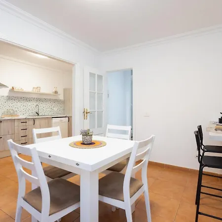 Ek Candelaria House Estrelitzia