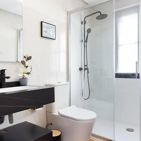 Ek Candelaria House Estrelitzia