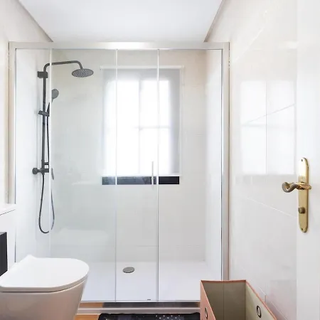 Ek Candelaria House Estrelitzia *