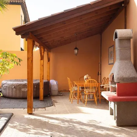 Ek Candelaria House Estrelitzia Semesterbostad *