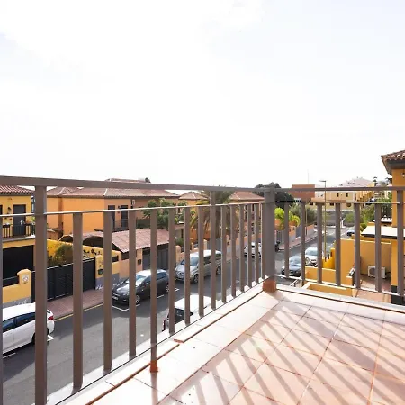 Ek Candelaria House Estrelitzia