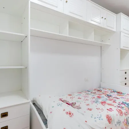 Ek Candelaria House Estrelitzia 펜션 *